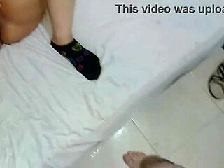 Por favor, no la metas toda, gritaba la esposa de mi hijo deseando verga pero retrocediendo después