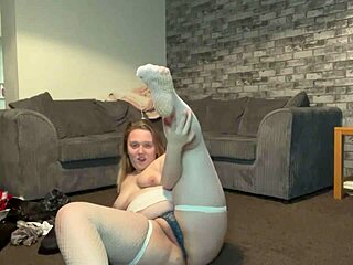 Hot Teen Toys Her Pussy And Ass – Want To Watch?