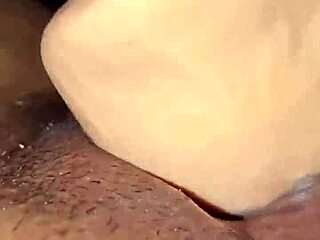 I vazou os v�deos da novinha safada lua doidera se exibindo com dildo e masturbando