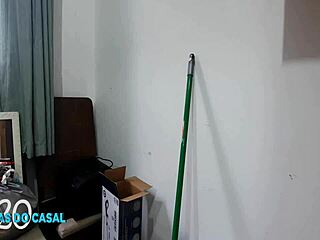 सफादा पिका पर जोरदार झड़ रही है!