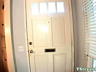 Ebony Tranny Tugging Hard in Closeup