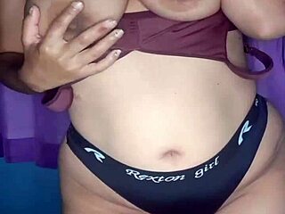 Damn! Sexy Brazilian novice flaunts body on video call!