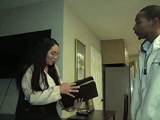 Queen Rogue Fucks House Owner As A Good Slut