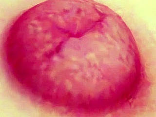 आज समुद्र तट पर नंगी गंद दिखाकर छेड़ रही हूँ