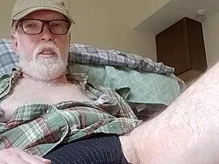 थॉमस ओडिया वाइल्ड गे एक्शन में स्टार बनता है