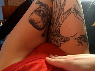 fingering that wet horny pussy feels amazing