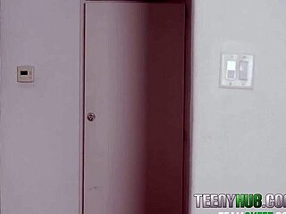 Bianca stuck in tub banging Danny Mountain 😏