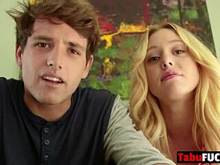 हेय, देखो ये गॉर्जस ब्लॉन्ड बेब स्टेपब्रो के लंड को हार्ड राइड करती है!