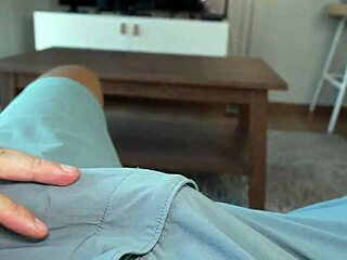 प्लीज अभी मेरी चूत और मुँह को GF के साथ चोद दो! 😍