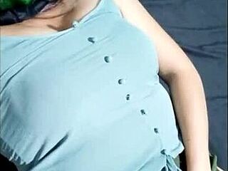 देखो मेरे ह्यूज नेचुरल टिट्स, इतने हॉट और रेडी इस ऑक्टोबर में। मैं चाहती हूं तुम मुझे वॉच करो और क्रेव करो जब तुम स्ट्रोक करो!