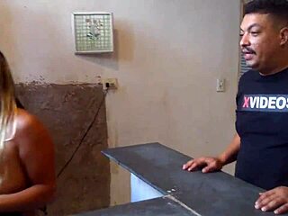 Corno केले पकड़ता है और बड़ा चीट होता है! 🍌😡