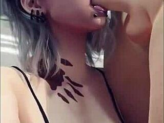 what's with that viper big ass milf in the game?