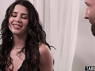 18+ टीन काइल रॉकेट ने ब्रेकअप के बाद फ्रेंच गाय से हुकअप किया