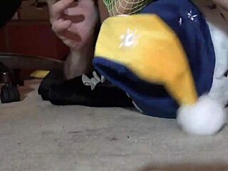 Worship Ebony Feet In Green Fishnets