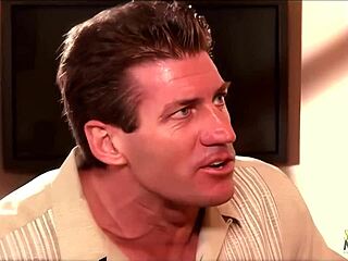 पड़ोसी बेब की गांड दोस्त के पति ने ली