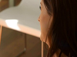 Wow! Babe Hits Big Climax with Solo Toy Play!