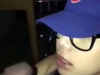 क्या तुम तैयार हो इस सर्टिफाइड ब्लोजॉब बीस्ट के लिए जो तुम्हारा ब्लैक लंड चूसकर कमशॉट लेगी?