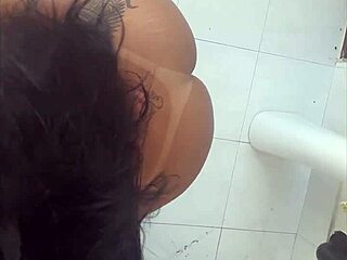 morena gostosa giving blowjob backstage - matheus castro pamela santos