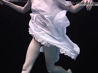 andrejka stuns with incredible underwater bikini moves