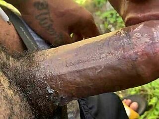 गेटो लड़की पब्लिक में एक्शन करते पकड़ी गई