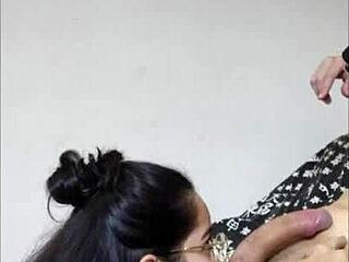 Nerdy teen sucks off guy on webcam