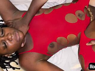 उसे गीली चूत में वो बड़ा लंड बहुत भा रहा