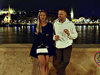 Cherry Kiss, Une Blonde Coquine Aux Courbes Enivrantes!