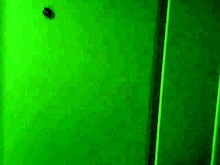 वाओ, लातीना बॉटम्स को वाइल्ड अंकट स्टड ऑर्गी में ट्रिक किया जाता है!