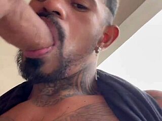 सिगरेट पीते हुए रॉनी आइसलन मेरा विशाल लंड चूसता है, हॉट मस्ती