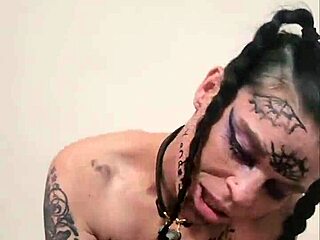 पार्ट 1 में ग्रेट फक सेशन, एमेच्योर मॉन्स्टर कॉक पर राइड करती है डीपथ्रोट क्लोज-अप्स के साथ!