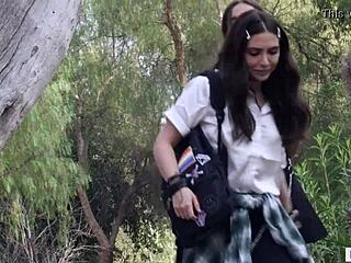 प्रिंसिपल जेन वाइल्ड और एप्रिल ओल्सन सबसे हॉट लेस्बियन को यूनिफॉर्म में सेड्यूस करती हैं