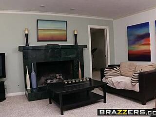 ब्रेजर्स बिग बट्स सीन कैटजा कासिन और क्रिस स्ट्रोक्स के साथ। मेड को हार्ड बैंग!