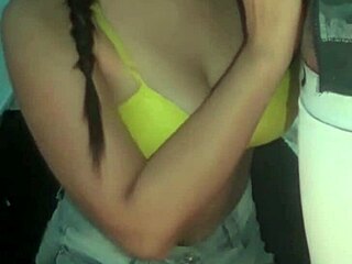 Novinha tomando leitinho laurencat?