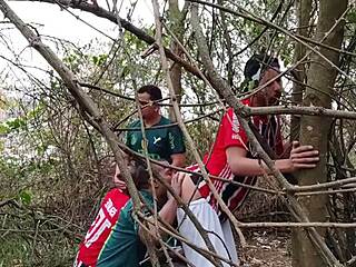 मोटे लड़के गे सेक्स सीन में मजेदार सेक्स कर रहे हैं हॉर्नी मोटे मर्दों के साथ जो जंगल में अच्छी तरह फक कर रहे हैं