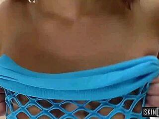 बस्टी लेक्स्क्सी को विशालकाय लंड पसंद, ओप्स!