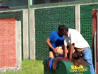 दन्ना हॉट दो लड़कों से हार्ड स्ट्रीट चुदाई मांग रही