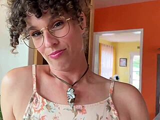 सौतेली माँ ने ठीक किए सौतेले बेटे के नर्व्स, गरम अंदाज़ में