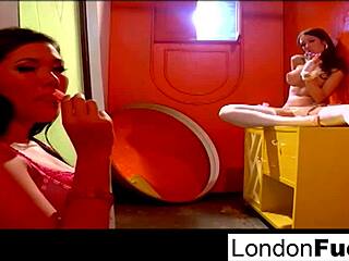 London Keyes and Capri have lesbian fun with candy toys! 🍭😘