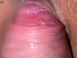 Horny roommate ko boyfriend ke jaane ke baad creamy finish ke saath drill kiya