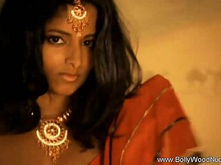 एक्सोटिक इंडियन आकर्षण में फॉरबिडन सेक्सी वाइब्स का खुलासा