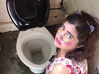 मैं कम और पिस स्वॉलो करना पसंद करती हूं, टॉयलेट में गैगिंग के बाद