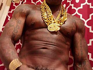 Hallelujah Johnson Worships Huge BBC Solo