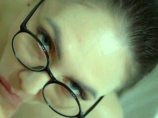 Incredible! Beautiful Milf Blowjob Ends in Messy Facial!