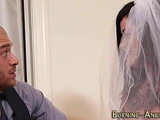 टैटू वाली दुल्हन को उसकी शादी के दिन जोर से ठोका गया