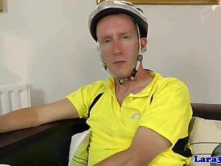 i'm a mature cougar getting my pussy licked and pounded in lingerie