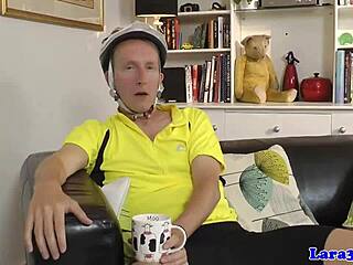 i'm a mature cougar getting my pussy licked and pounded in lingerie