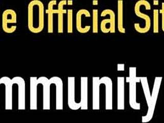 Pony-Tailed Cougar Sara Jay Buzzes Her Clit with Fast Vibrator.