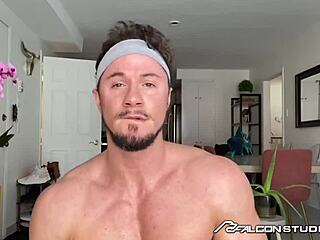 i love watching hunks fuck with big dildos