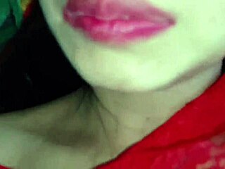 Newly Married Couple Cute Bride Ko Chusate Hue Aur Orgasm Deti Hue Sex Enjoy Karte Hain