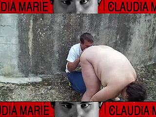 Impossible positions to lick her juicy pussy on the street, love it! 😜